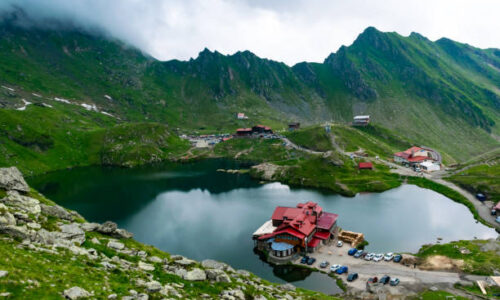 istockphoto-1407909163-612x612 Chalets on shore Balea Lake is glacier lake in Fagaras Mountains. Transfagarasan mountains road, is one of the most beautiful roads in the world. Beautiful mountains landscape. Carpathians. Romania.