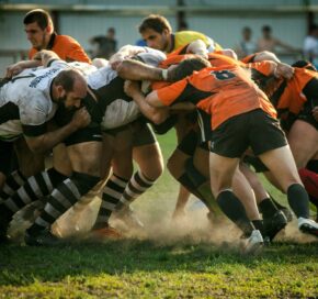 team playing rugby